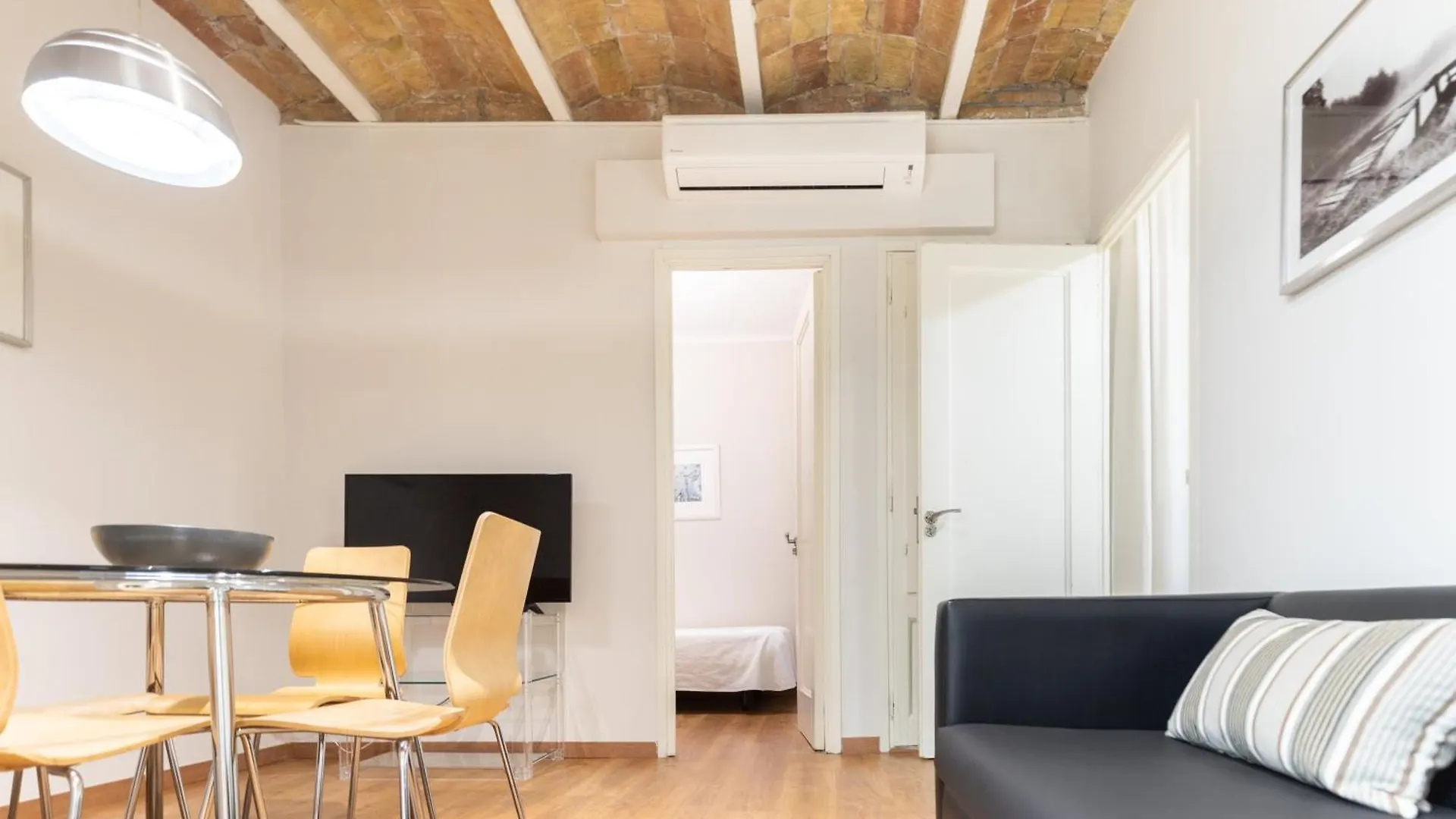 Atica Apartments - By Weflating Barcelona 0*,  Spanje