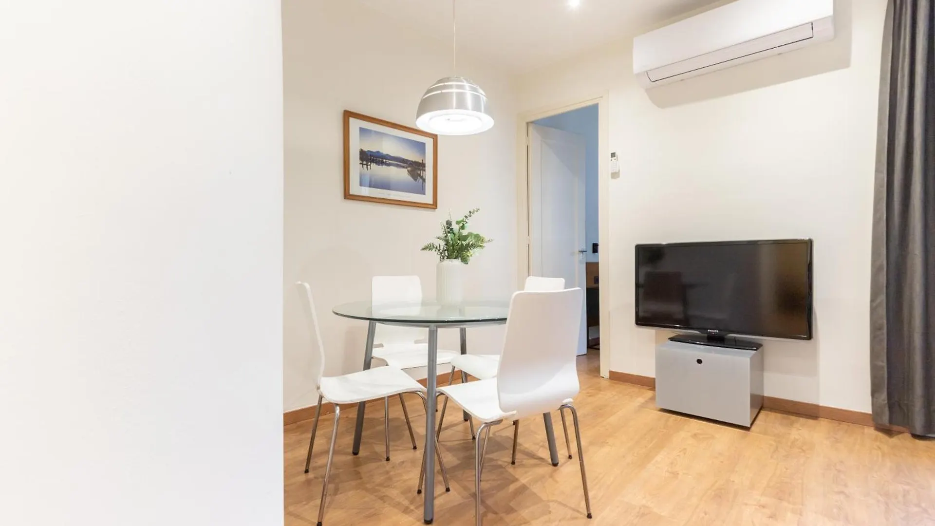 Atica Apartments - By Weflating Barcelona 0*,